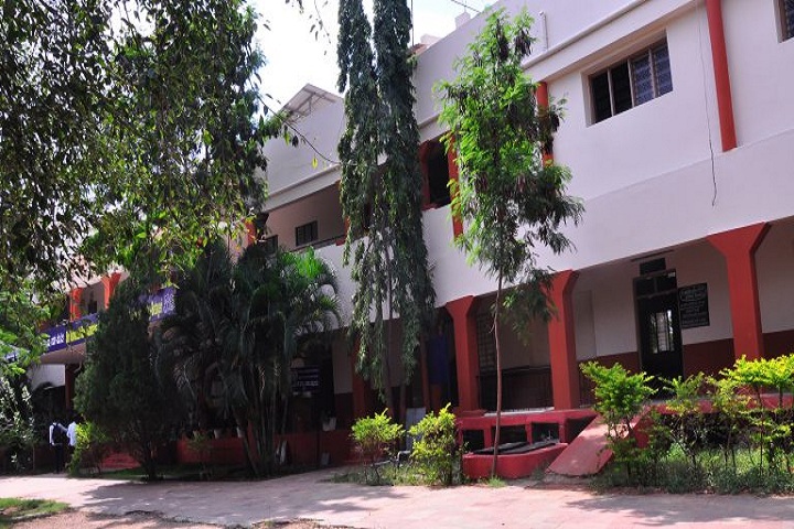 https://cache.careers360.mobi/media/colleges/social-media/media-gallery/17107/2020/1/29/Campus view of Adarsha Shikshana Samitis College of Commerce Betgeri_Campus-view.jpg